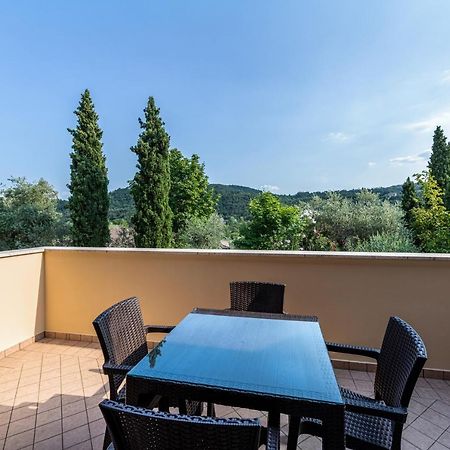 Apartamento Kastel'S House Roe Exterior foto